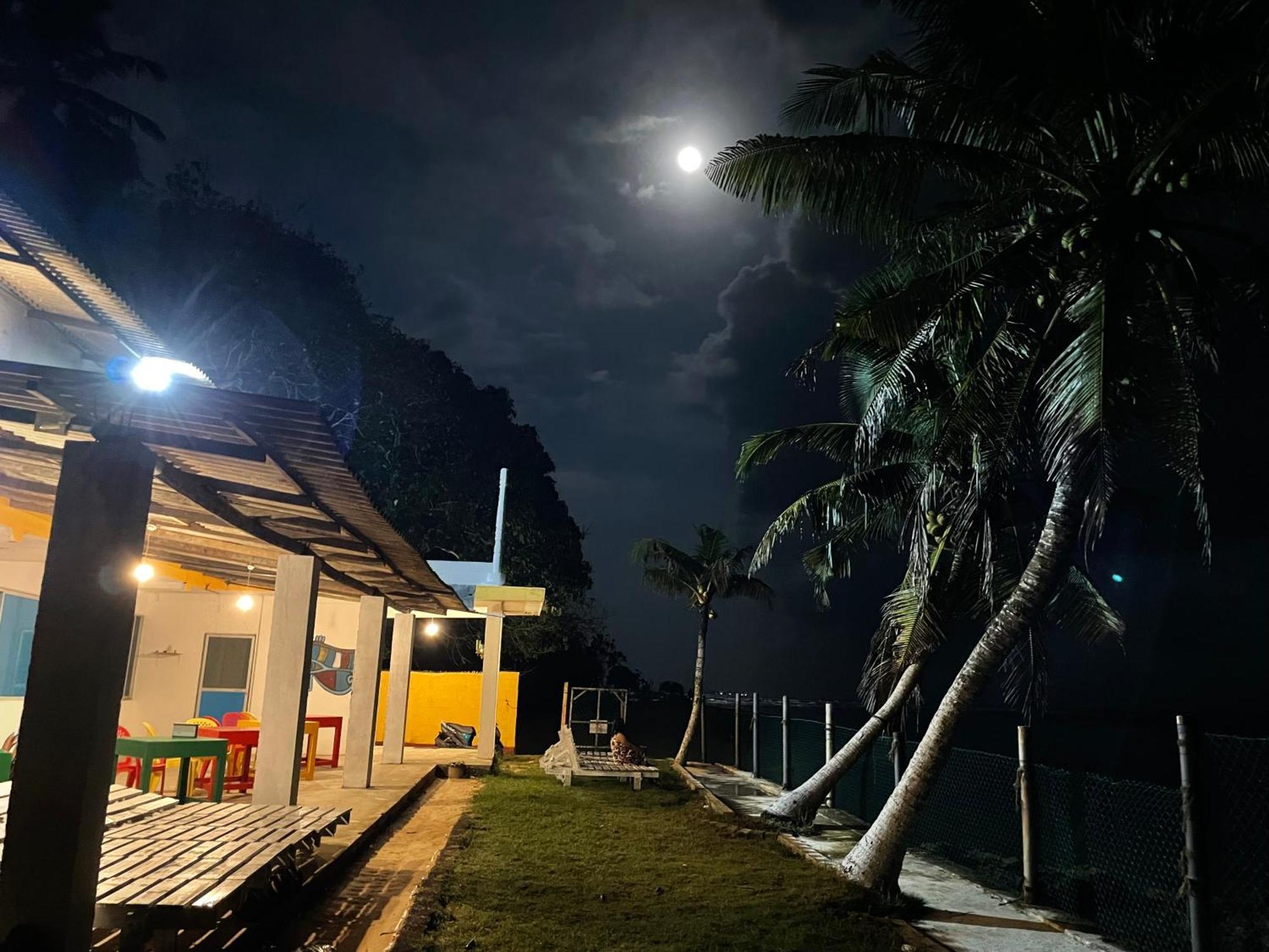 Sayuri Beach Hotel Matara Extérieur photo