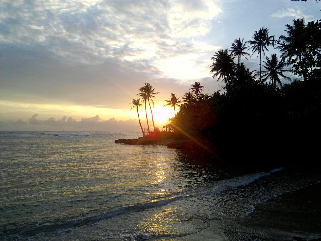 Sayuri Beach Hotel Matara Extérieur photo