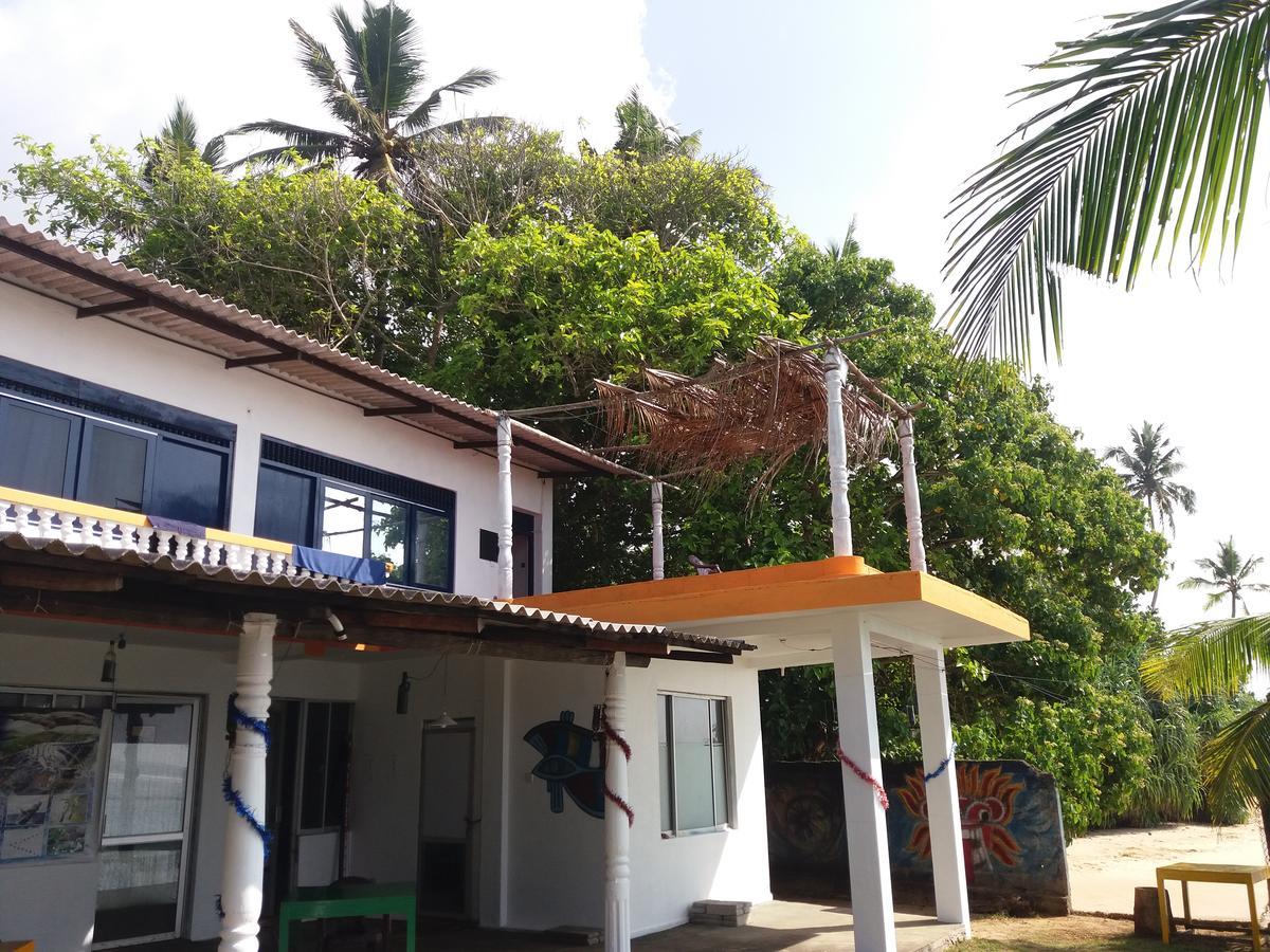 Sayuri Beach Hotel Matara Extérieur photo